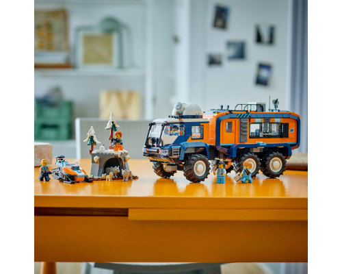 LEGO City Ciężarówka z laboratorium arktycznej odkrywczyni (60471)