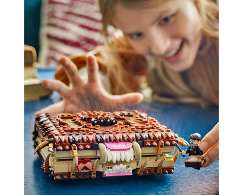 LEGO Harry Potter Potworna księga potworów z zębami (76449)