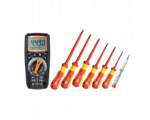 instalatora z wkrętakami i multimetrem CMM-30 WMGBWME11