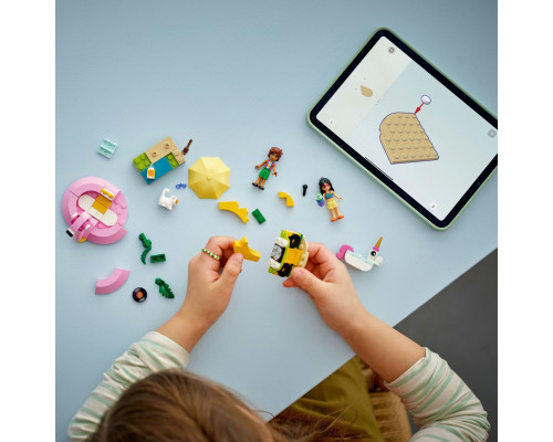 LEGO Friends Impreza na basenie z jednorożcem i flamingiem (42658)